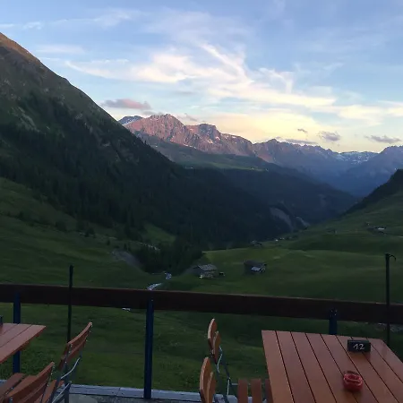 Inn Berggasthaus-strassberg *