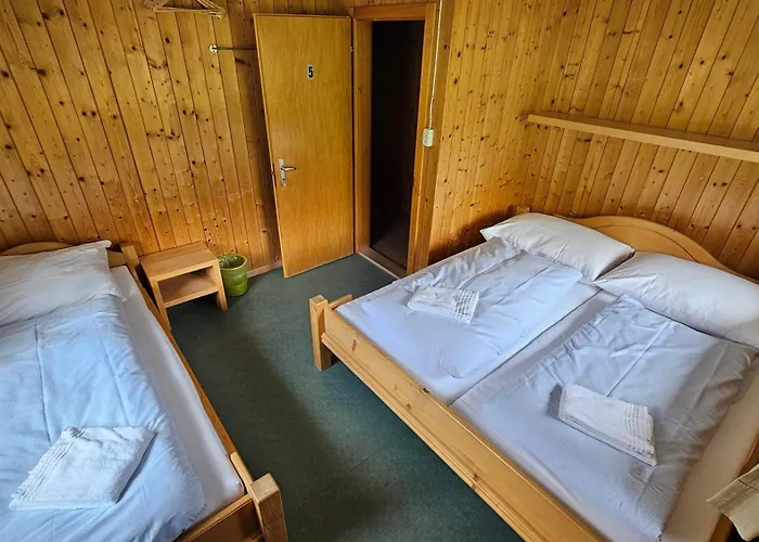 Kro Berggasthaus-strassberg *